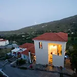アパートホテル Anemomiloi Ándros